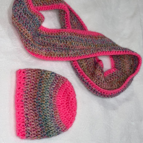 HANDMADE MASTERPIECES - Picture 4 of 16